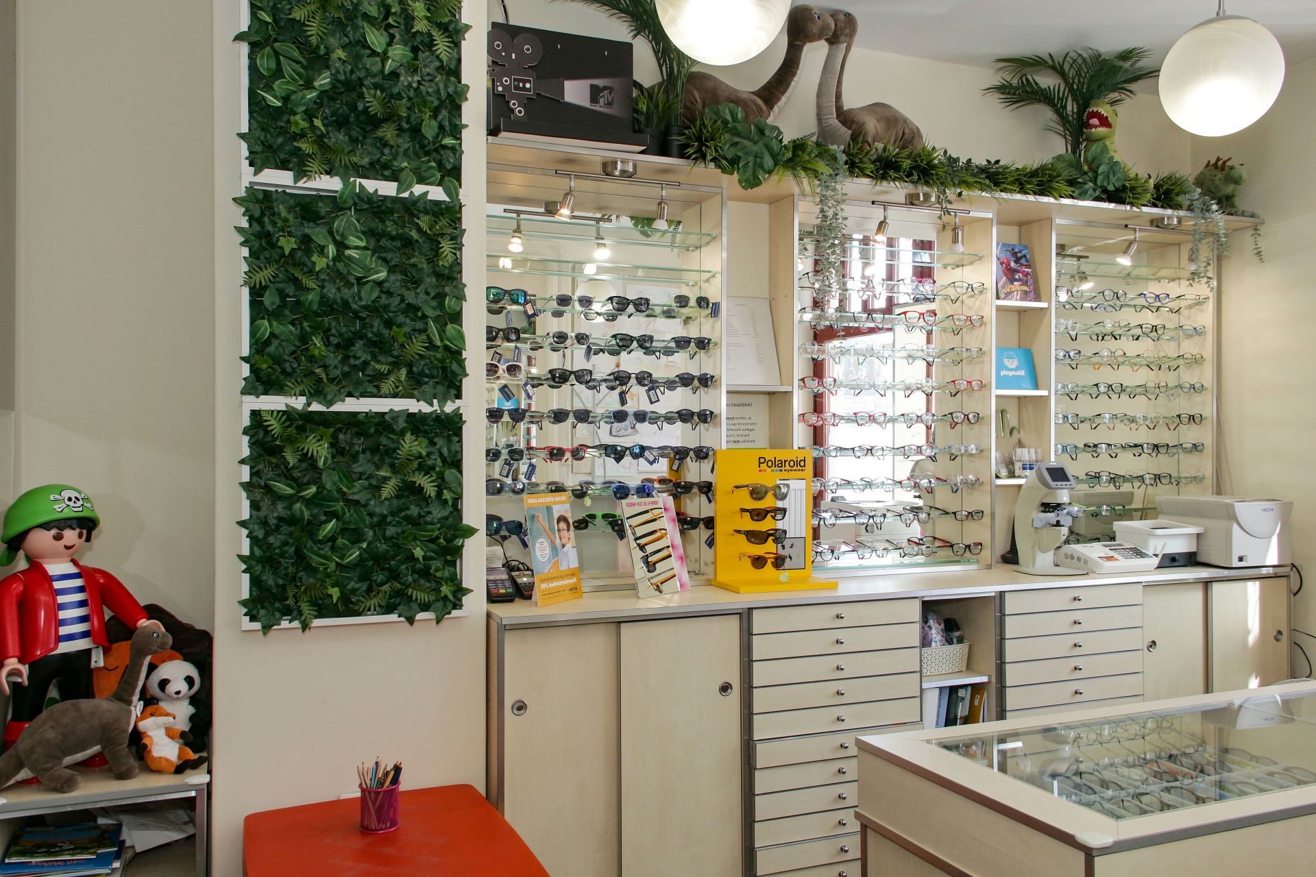 MesSE Optika gyermekszemészet Gödöllő üzlet 01