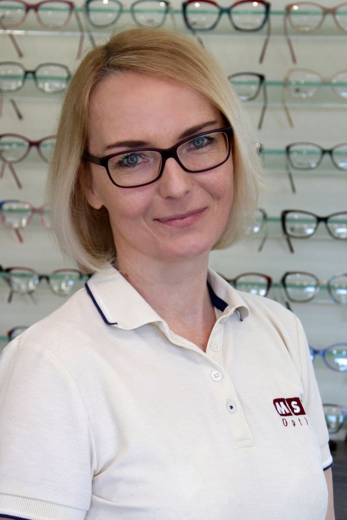 Hugó Eszter értékesítő MSE Optika